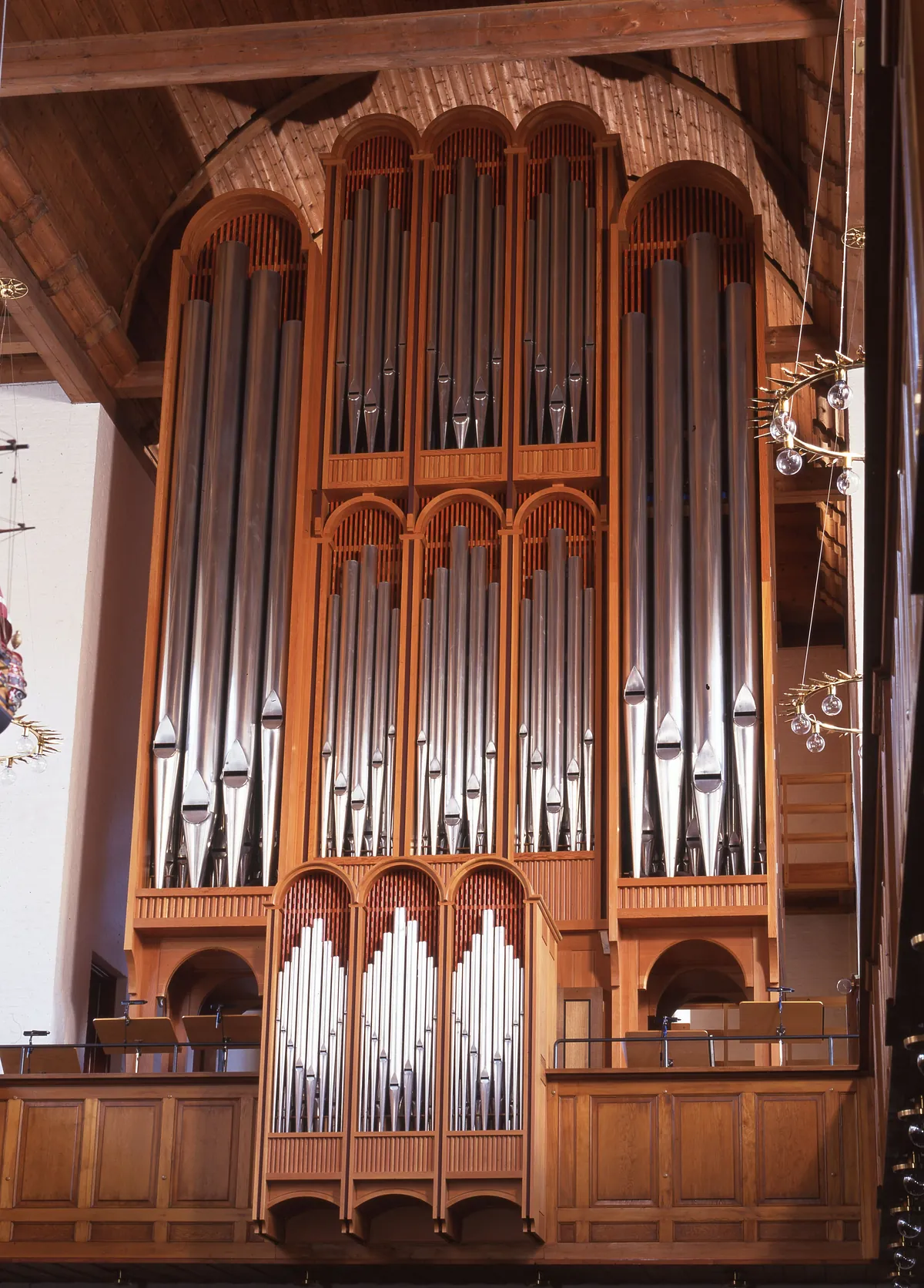 Lindevang Kirkes orgel
